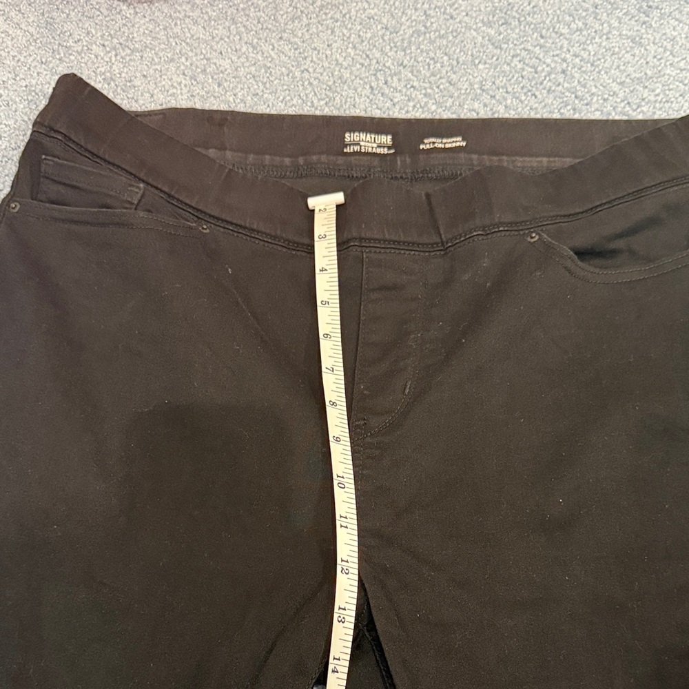 Signature Gold Levi Strauss pull on skinny Jean - Picture 8 of 10